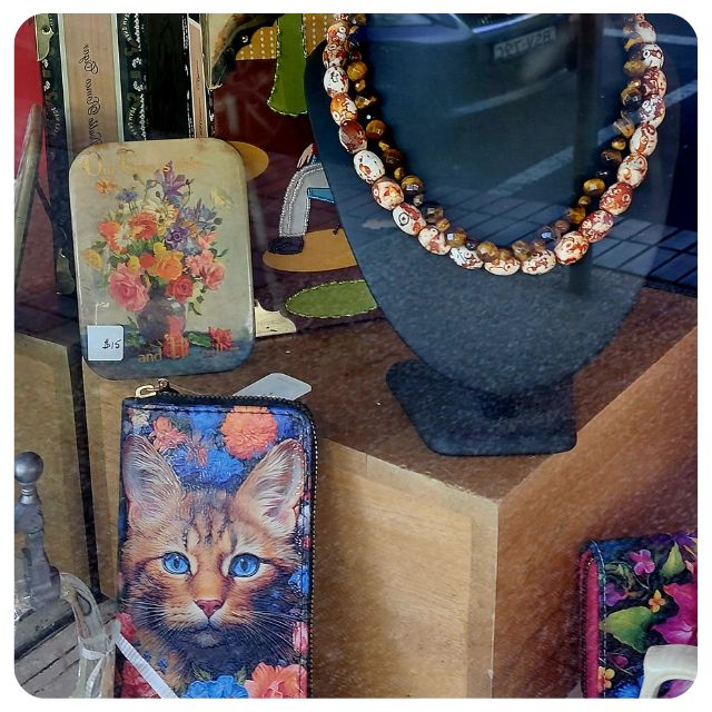 BMD Op Shop Katoomba Stock April 2025